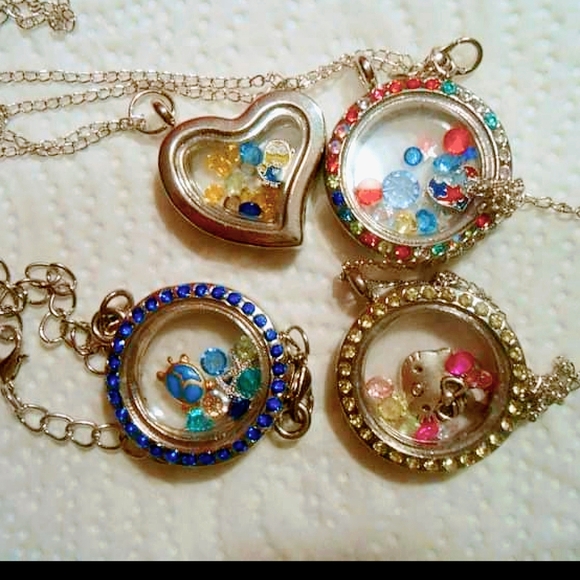💚 Hello Kitty Story Locket Pendant Copy - Picture 8 of 11